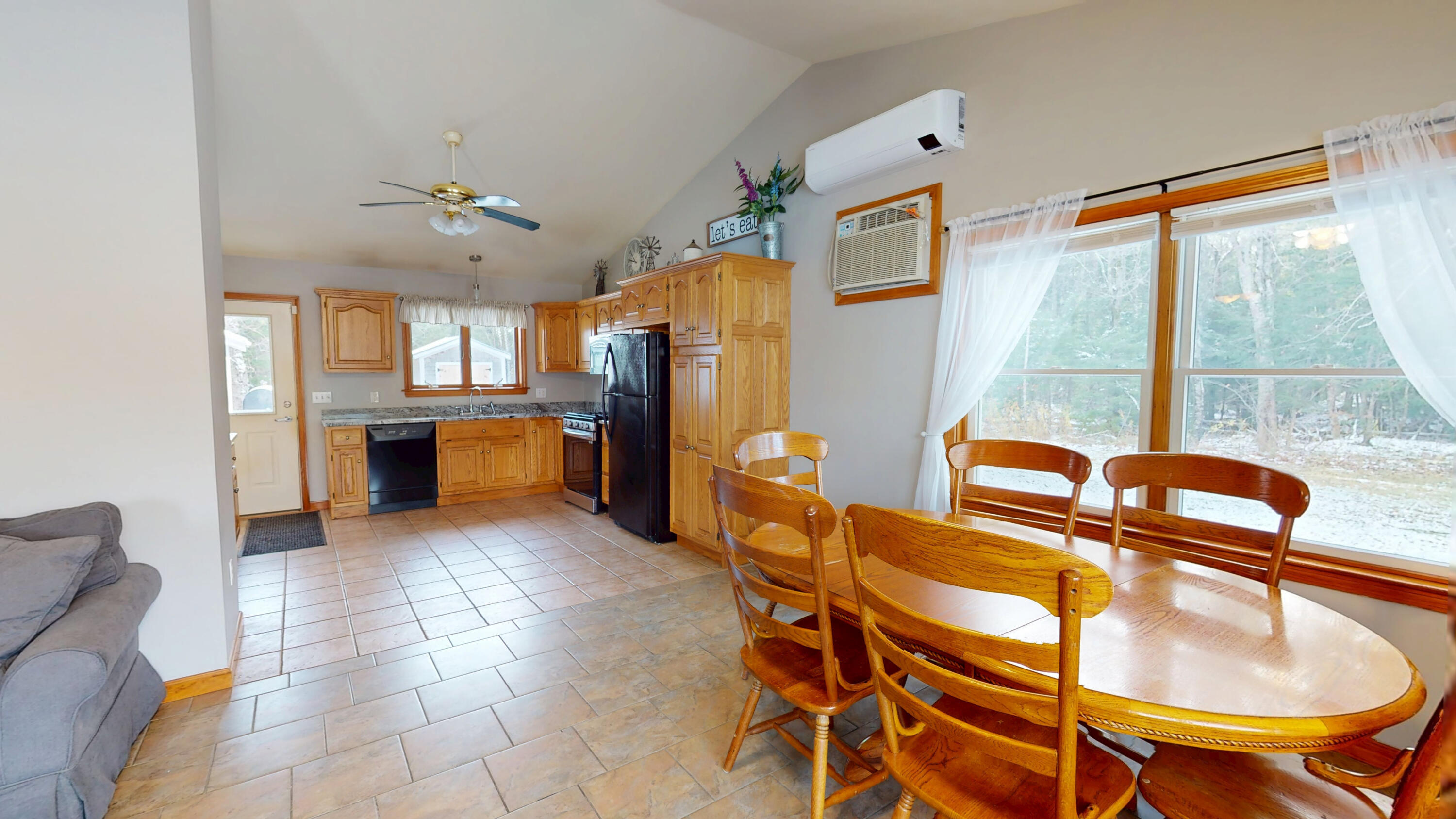 90 Gardiner Road Whitefield ME 04353