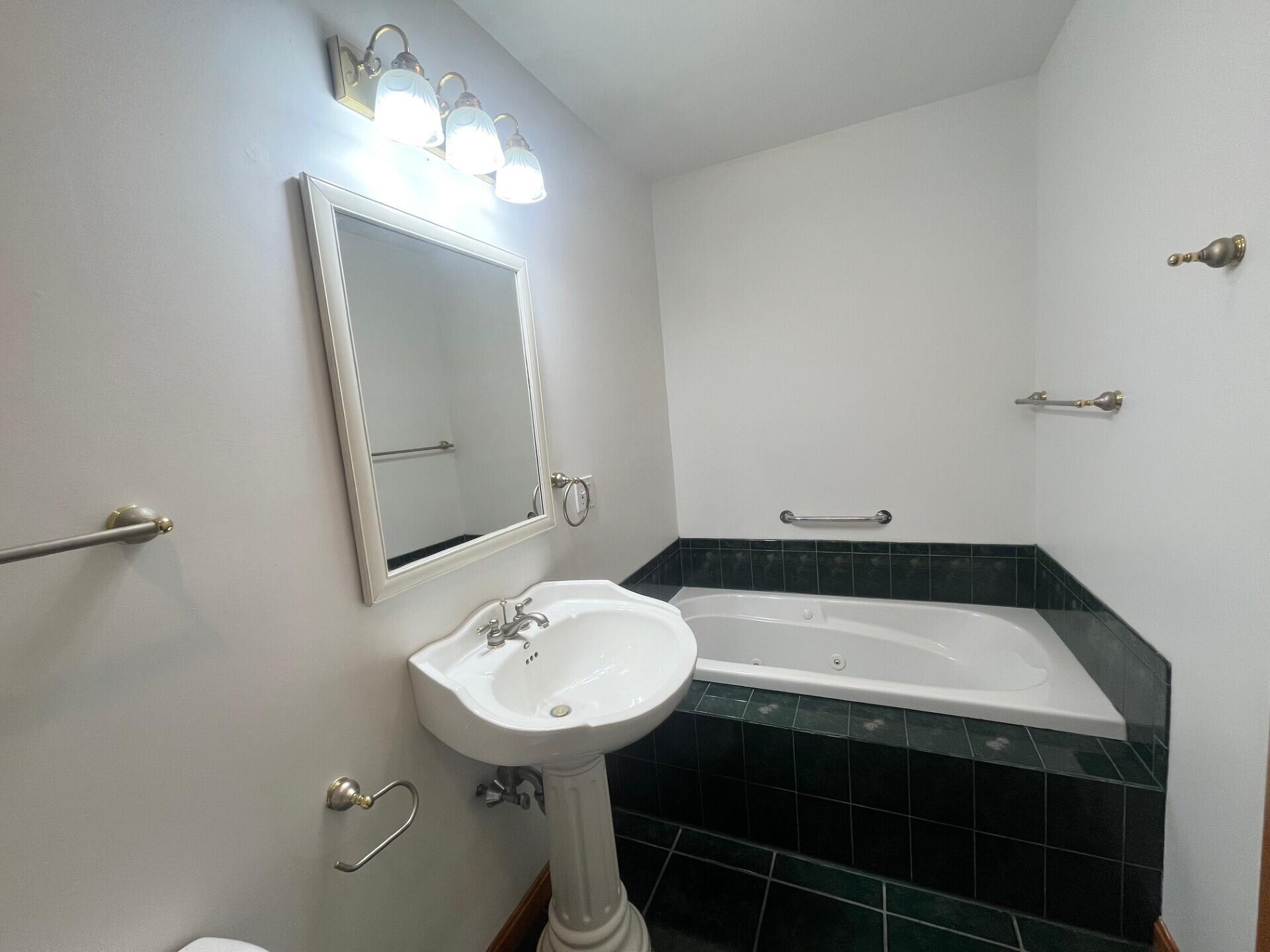 90 Gardiner Road Whitefield ME 04353