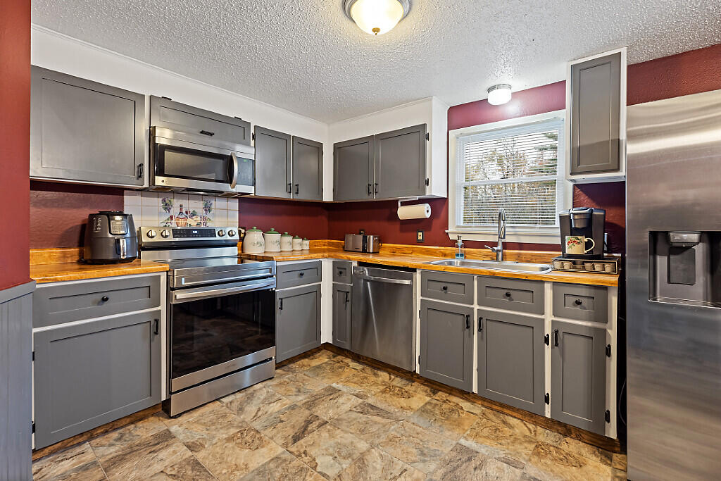 733 Middle Road Skowhegan ME 04976