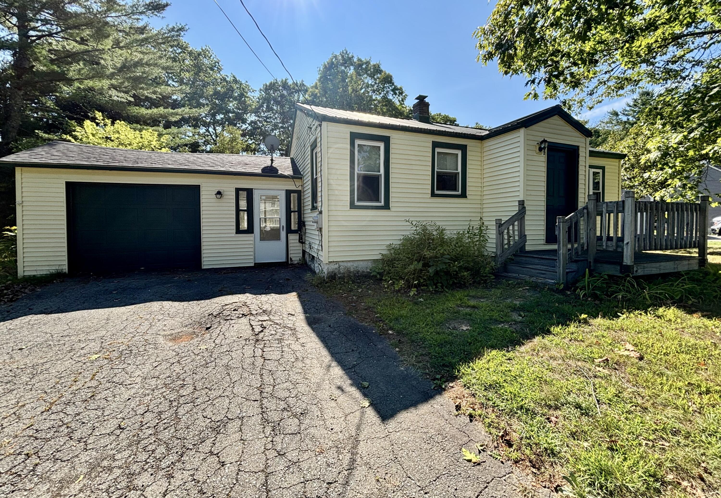 23 Carver Road Hampden ME 04444