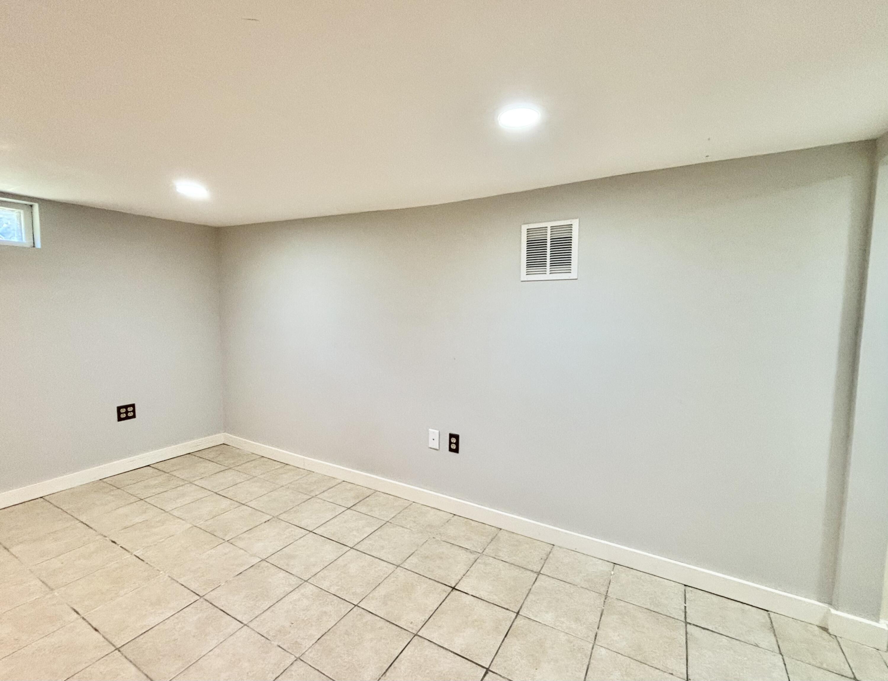 23 Carver Road Hampden ME 04444