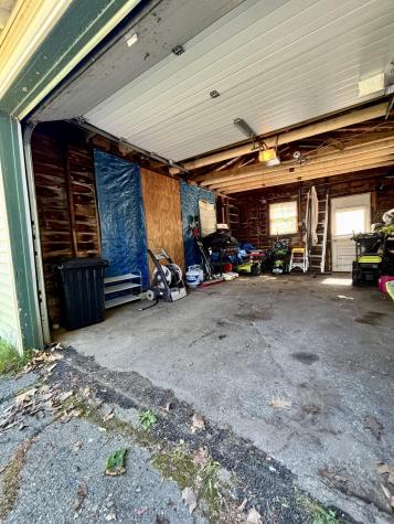 23 Carver Road Hampden ME 04444