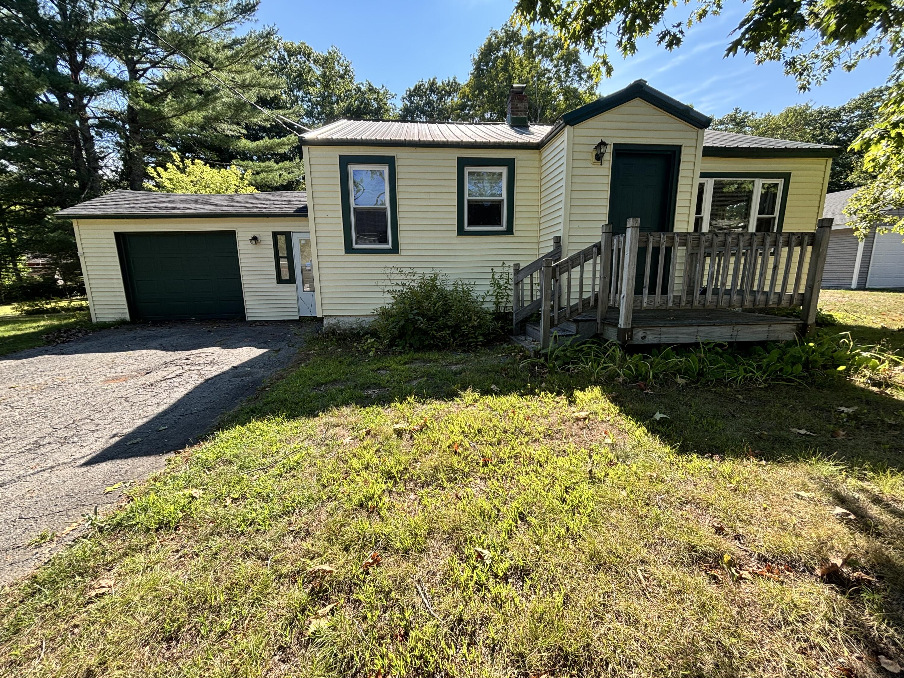 23 Carver Road Hampden ME 04444