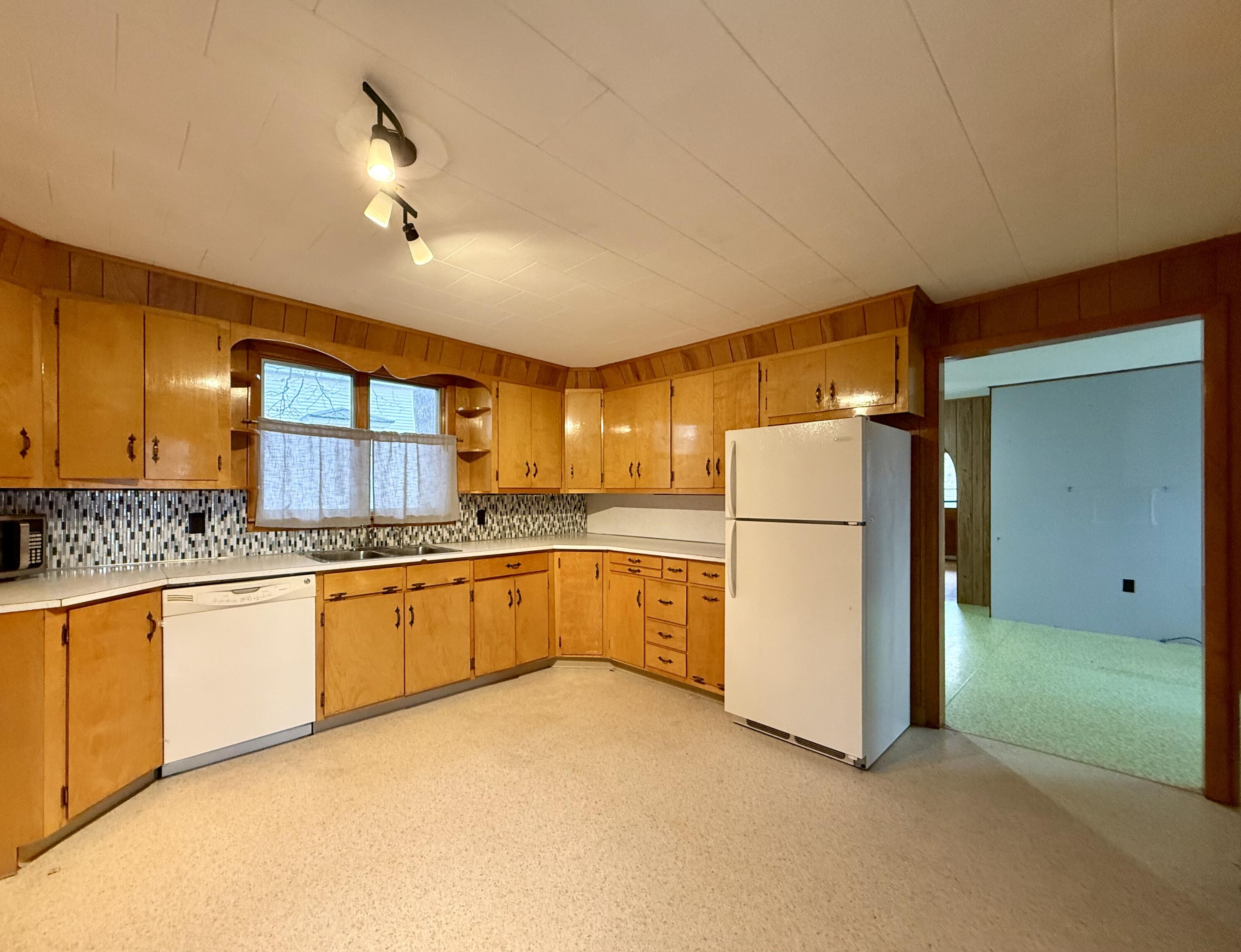 91 Downes Street Calais ME 04619