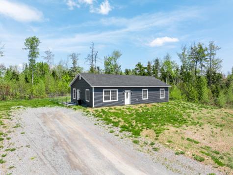 52 Lindsay Drive Levant ME 04456