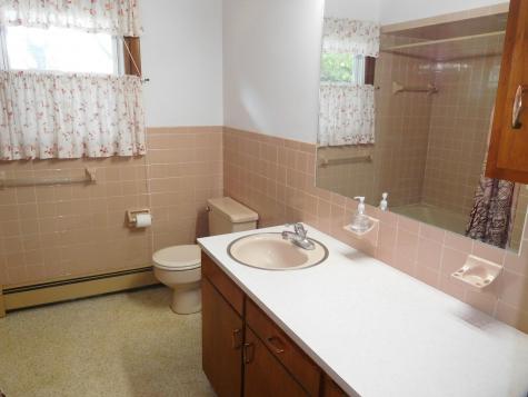 8 Surry Lane Lewiston ME 04240