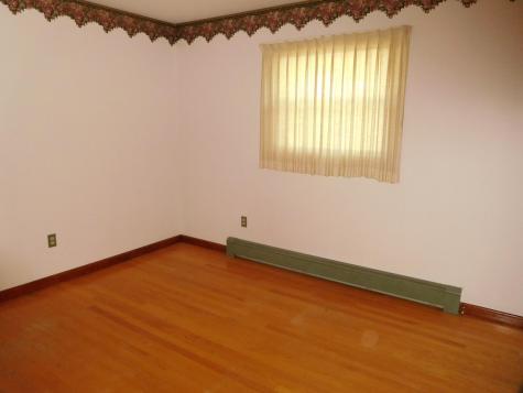 8 Surry Lane Lewiston ME 04240