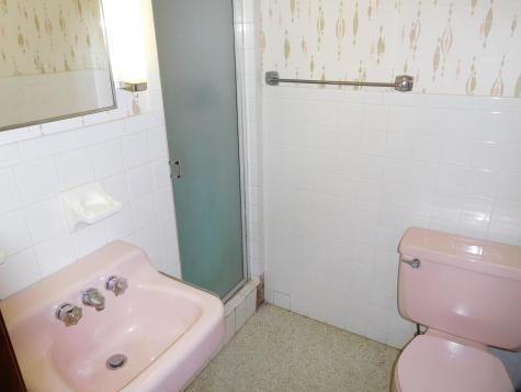 8 Surry Lane Lewiston ME 04240