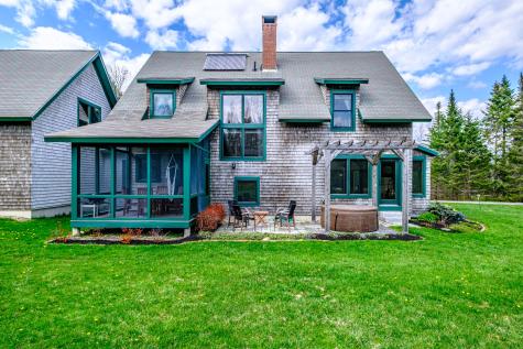 28 Cortland Road Freeport ME 04032