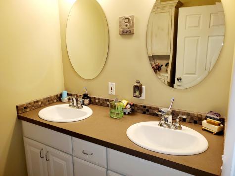 6 Donnelly Street Lewiston ME 04240