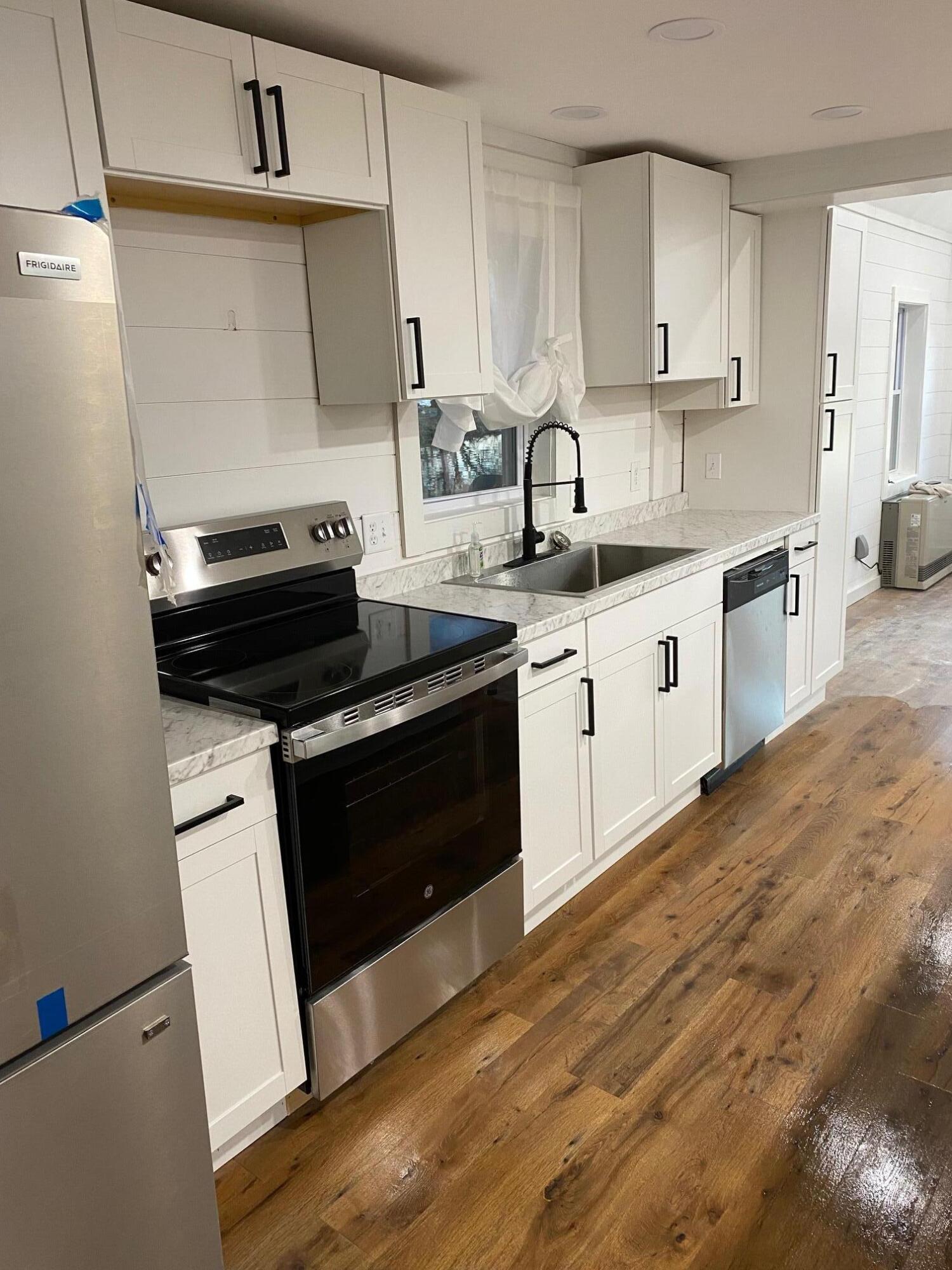 39 Mackenzie Avenue Lincoln ME 04457