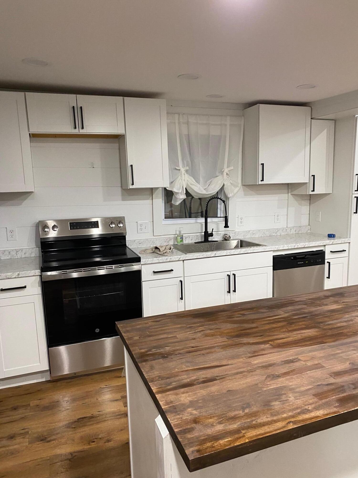 39 Mackenzie Avenue Lincoln ME 04457