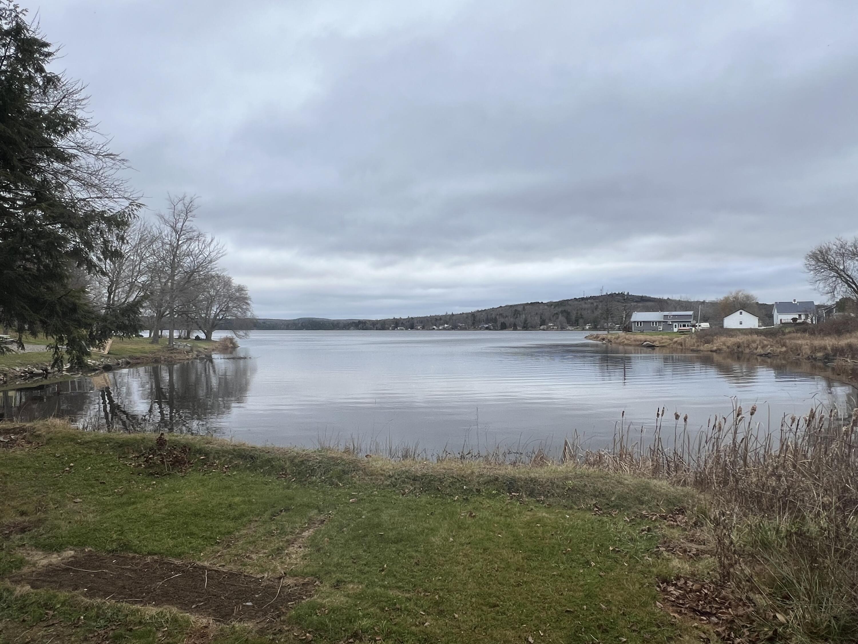 39 Mackenzie Avenue Lincoln ME 04457