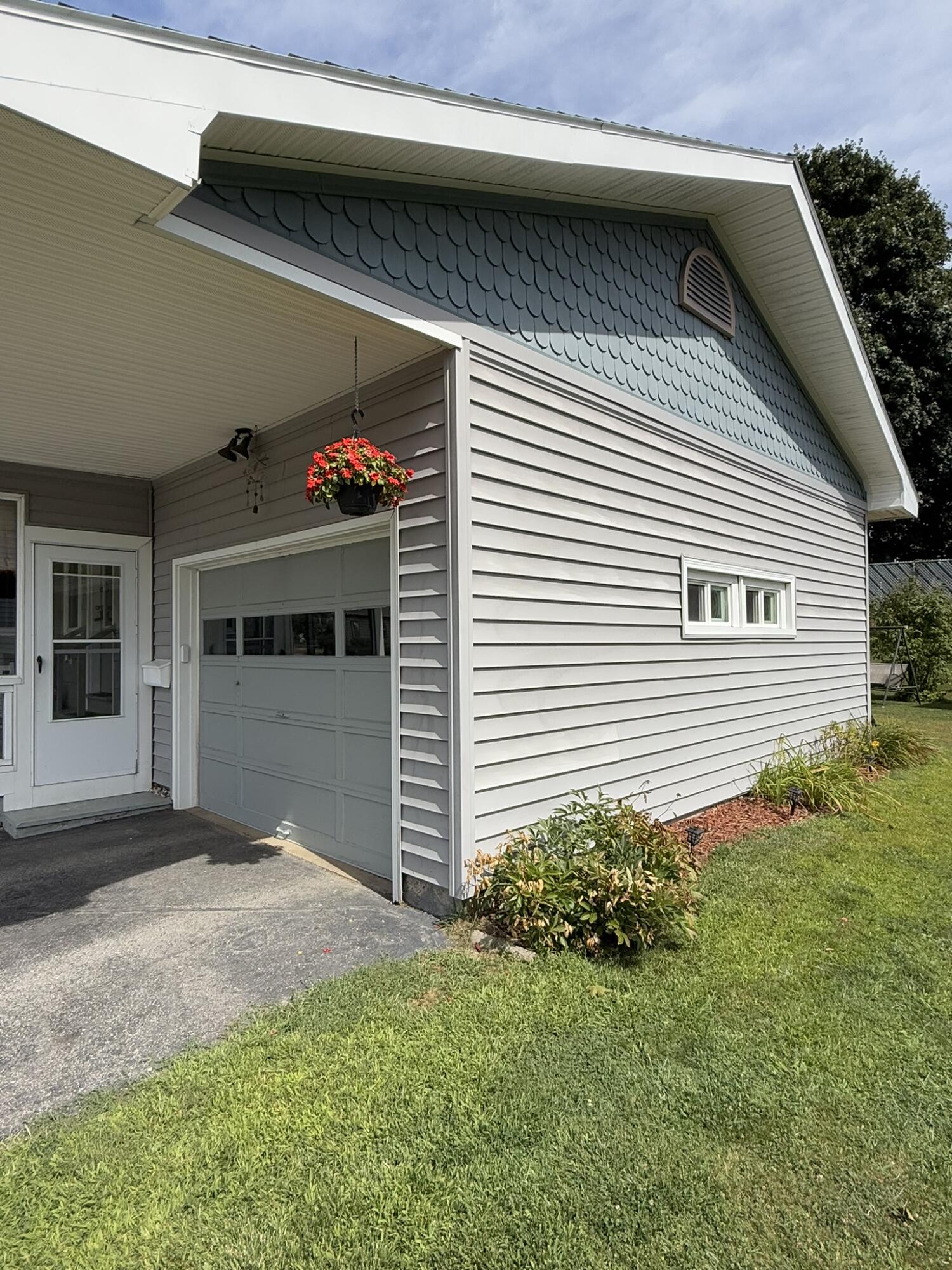 25 Albert Street Lewiston ME 04240