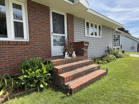 25 Albert Street Lewiston ME 04240