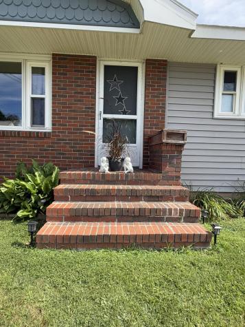25 Albert Street Lewiston ME 04240