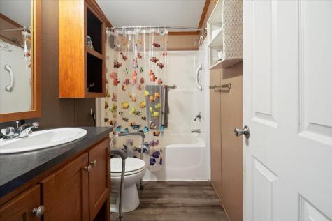 8 Young Avenue Brunswick ME 04011