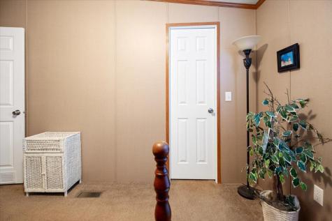 8 Young Avenue Brunswick ME 04011