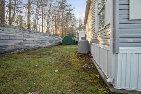 8 Young Avenue Brunswick ME 04011