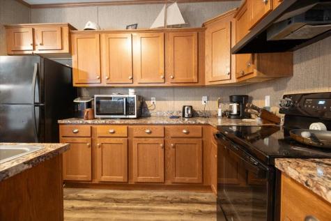 8 Young Avenue Brunswick ME 04011