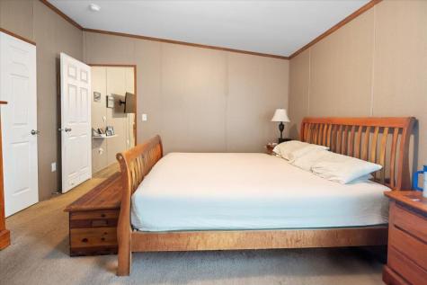 8 Young Avenue Brunswick ME 04011