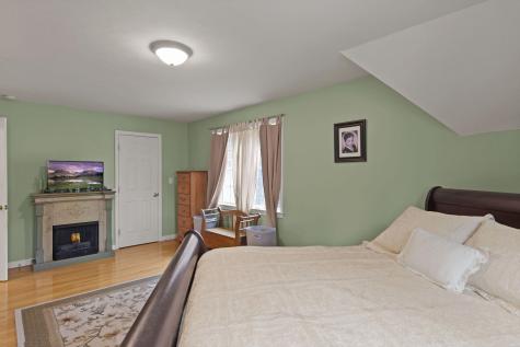 5 Izzy Lane Kittery ME 03904