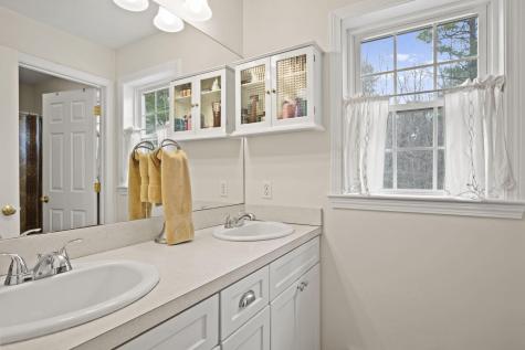 5 Izzy Lane Kittery ME 03904