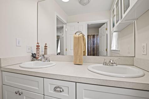 5 Izzy Lane Kittery ME 03904