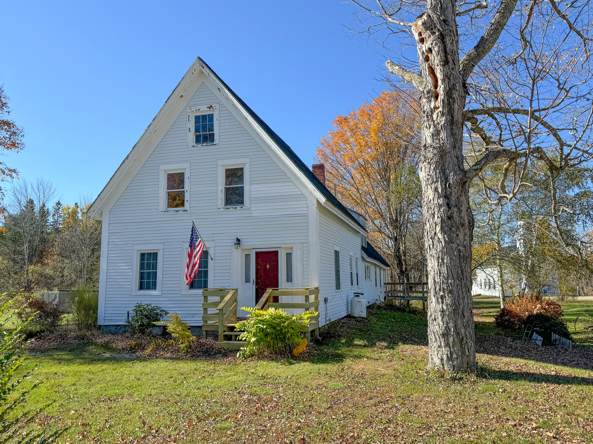 9 Main Road Burlington ME 04417