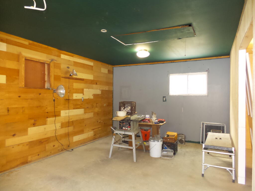 17 Maple Street Vassalboro ME 04989