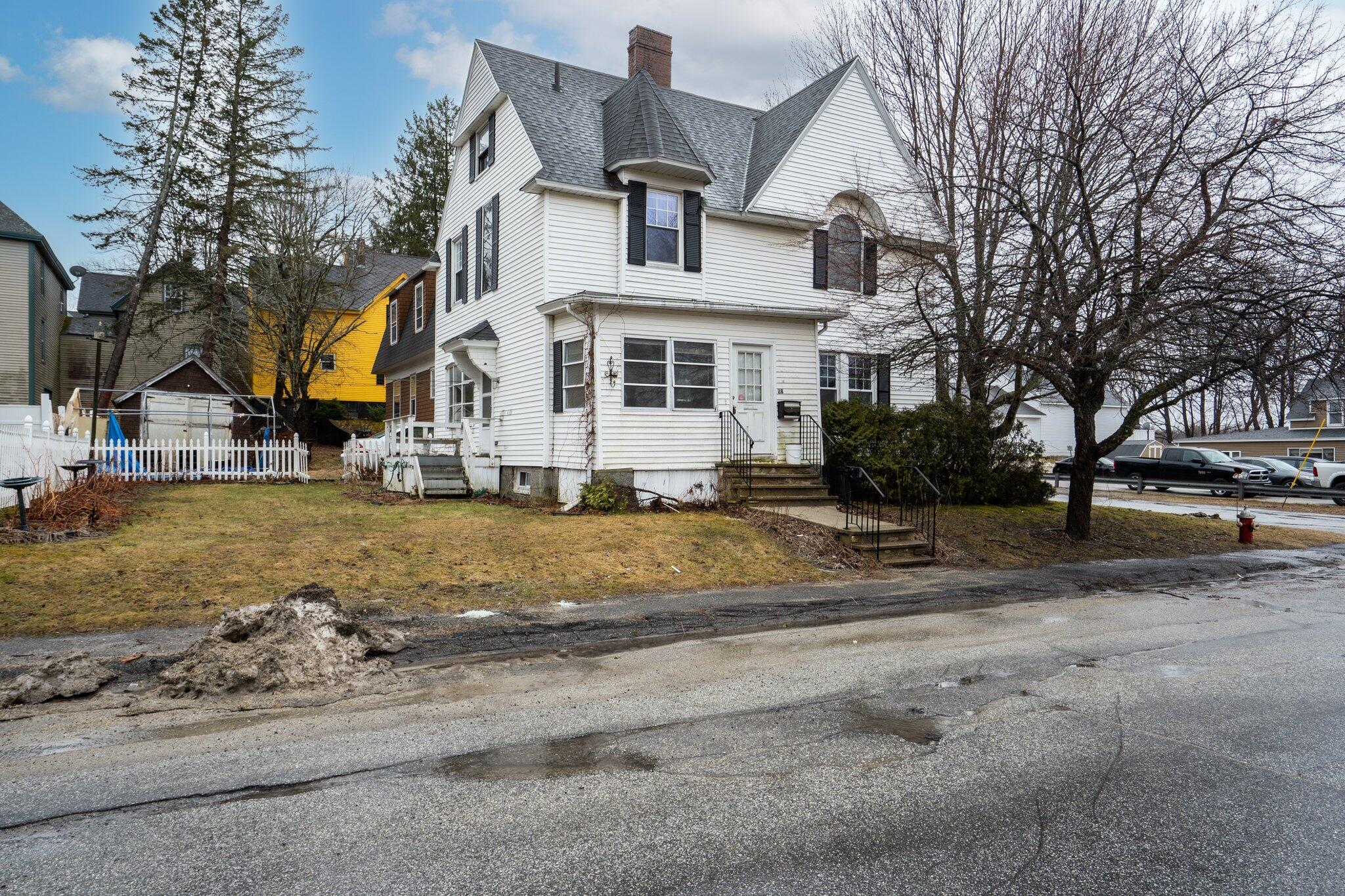 28 Riverside Street Lewiston ME 04240