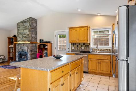 21 Seth's Way West Gardiner ME 04345