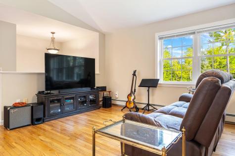 21 Seth's Way West Gardiner ME 04345