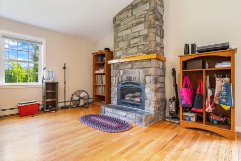 21 Seth's Way West Gardiner ME 04345