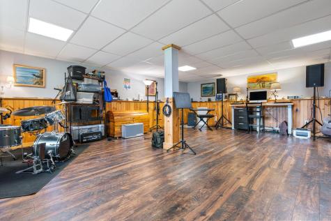 21 Seth's Way West Gardiner ME 04345