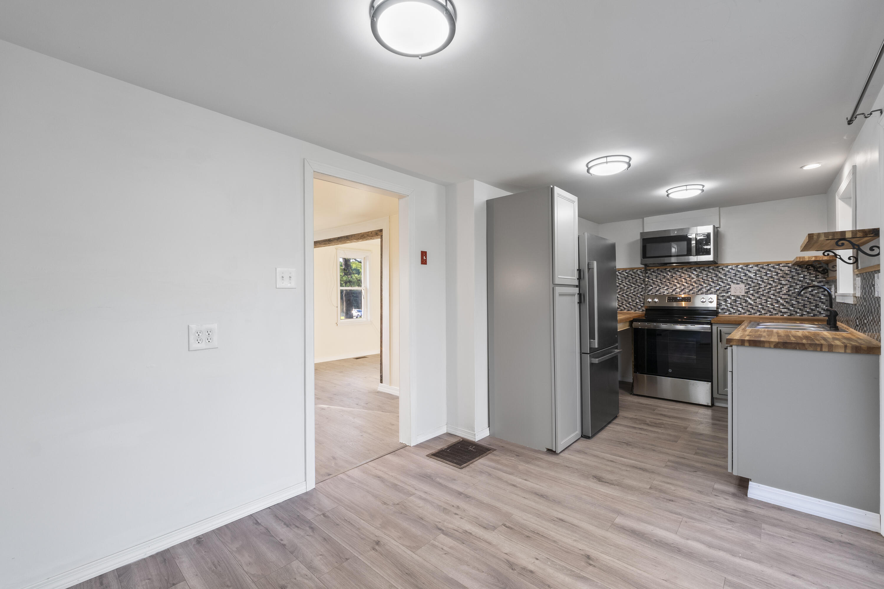 441 Middle Road Woolwich ME 04579