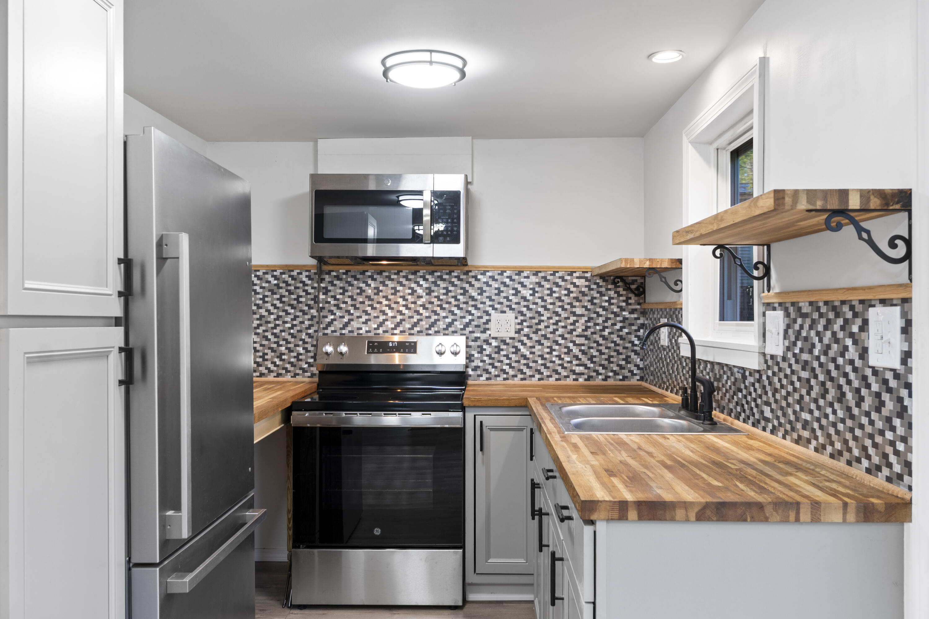 441 Middle Road Woolwich ME 04579