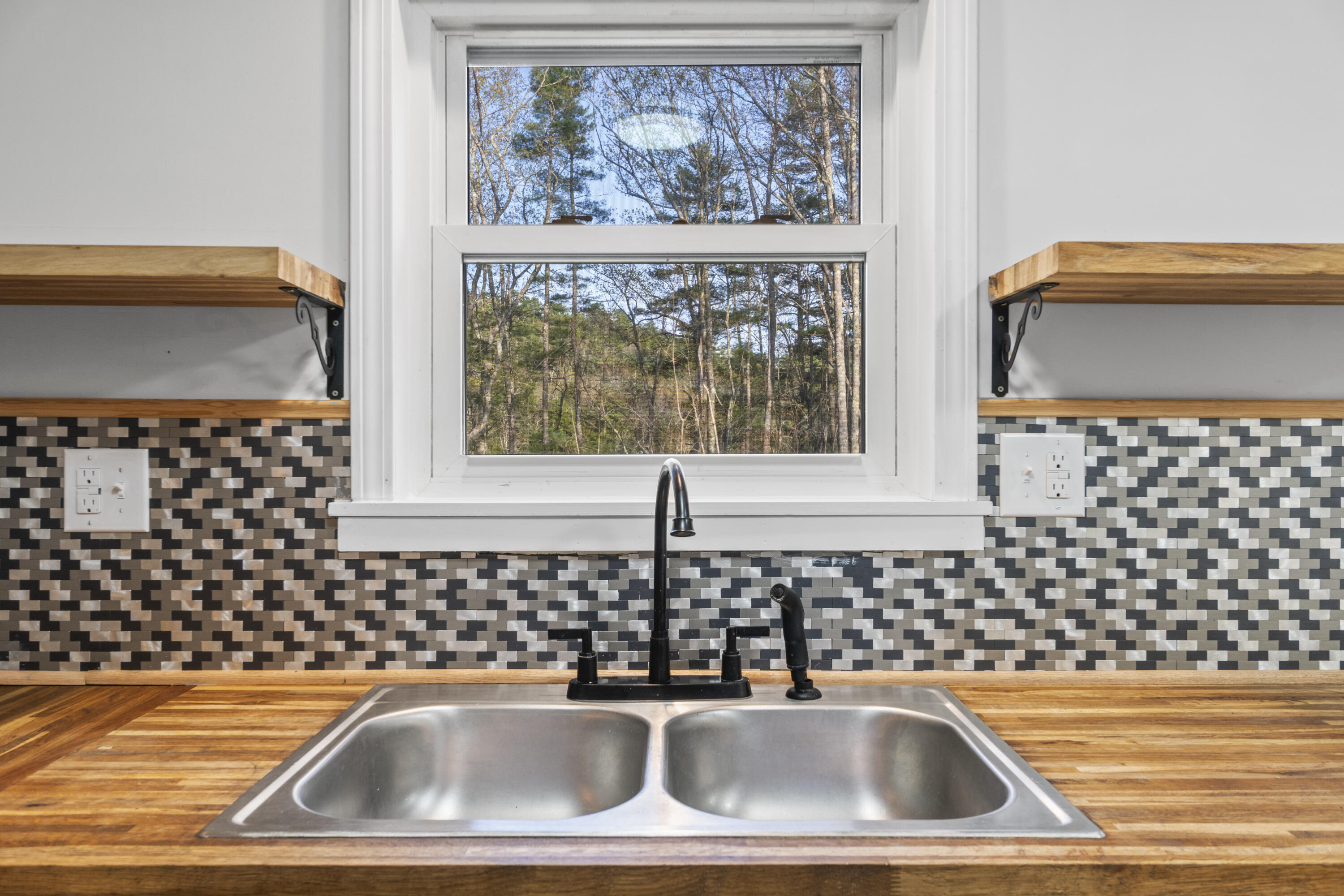 441 Middle Road Woolwich ME 04579