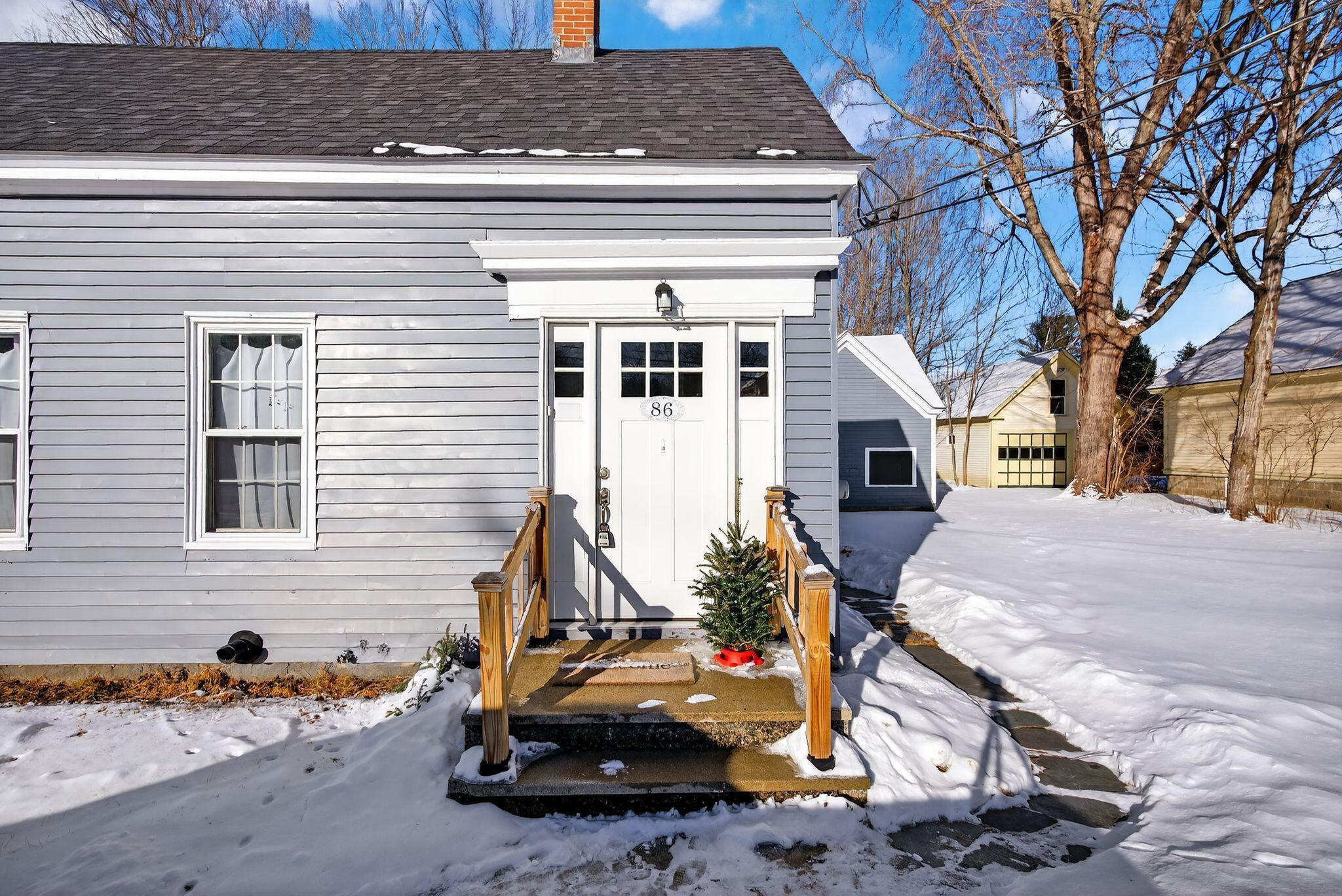 86 Turner Street Buckfield ME 04220