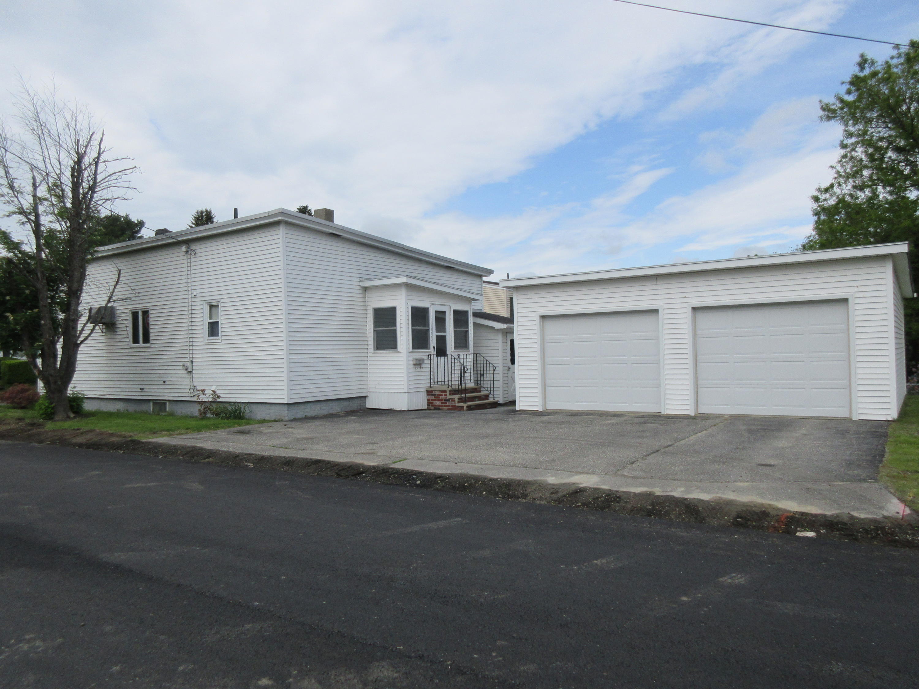 22 Boston Avenue Lewiston ME 04240