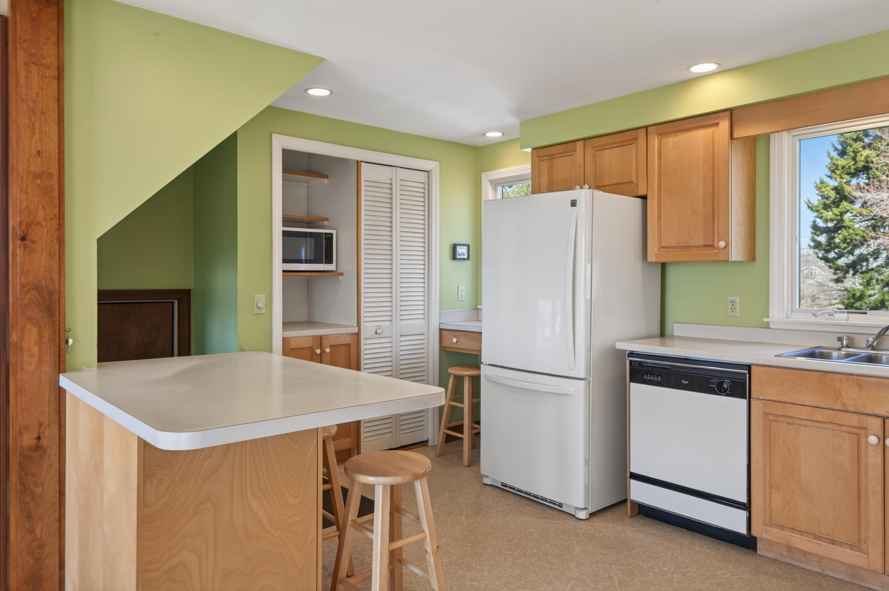 32 Bowery Beach Road Cape Elizabeth ME 04107