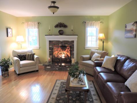 13 Rockland Court Brewer ME 04412