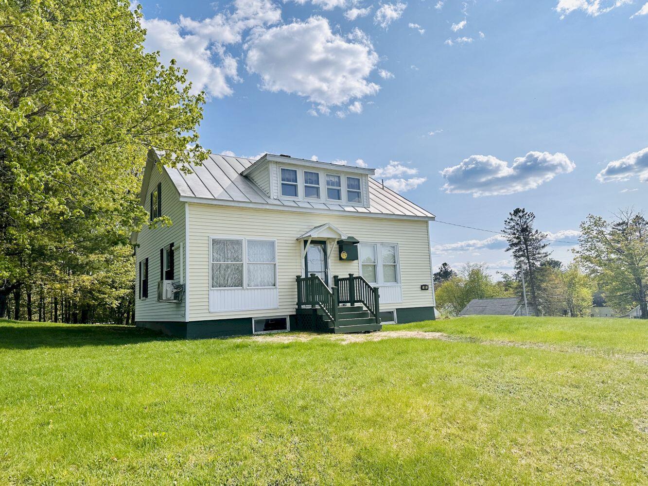 49 John Street Madison Maine Real Estate Listing MLS 1559144