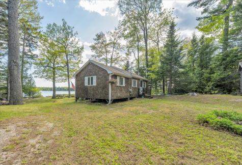 52 Carters Cove Lane Surry ME 04684