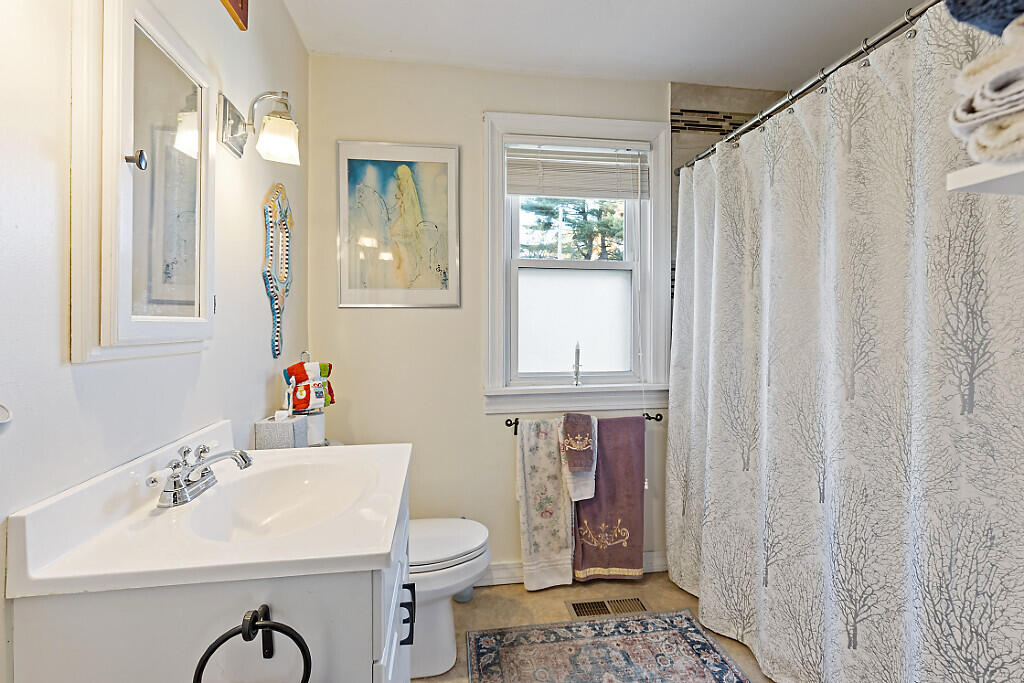 135 Crockett Road Dexter ME 04930