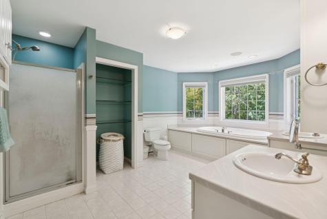 111 Daggett Drive Raymond ME 04071