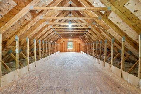 111 Daggett Drive Raymond ME 04071