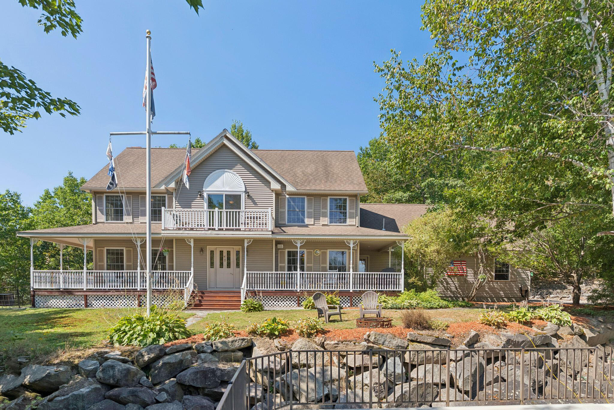 111 Daggett Drive Raymond ME 04071