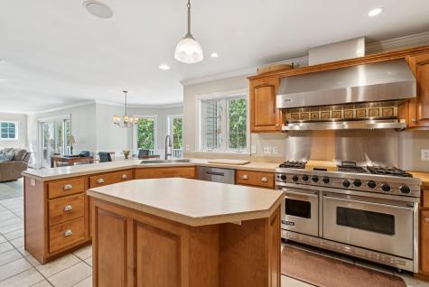111 Daggett Drive Raymond ME 04071