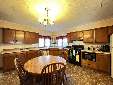 327 Vickery Road Auburn ME 04210